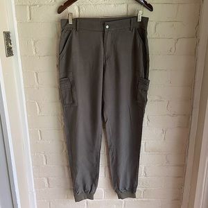 Joe & Elle size 6 army green cargo casual light weight boho pants